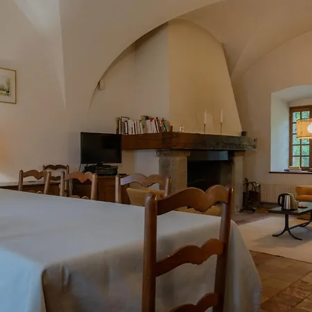 Chartreuse De La Sylve Bénite Karakteristieke Met Grote Capaciteit Vakantiehuis